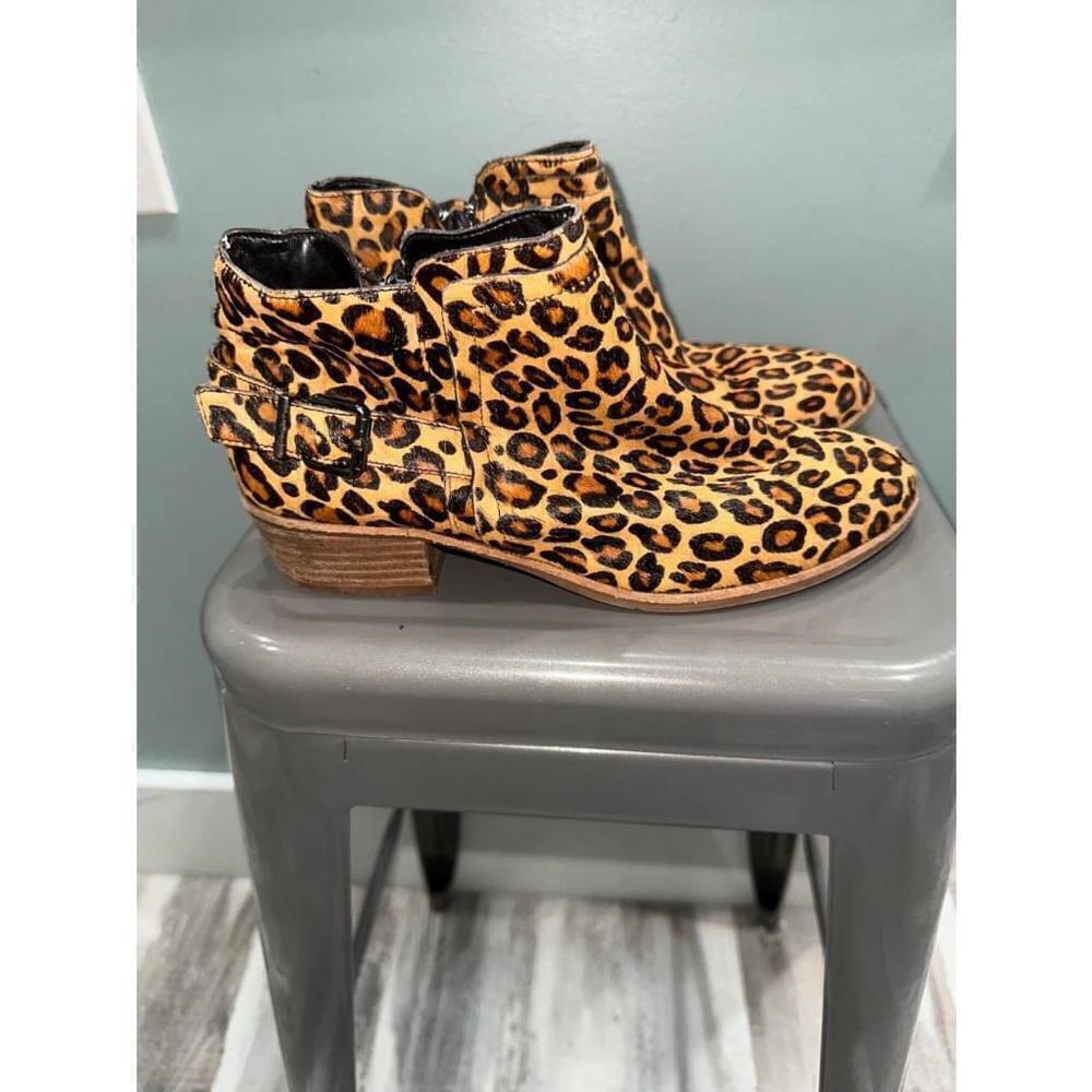 Gianni Bini Leopard Calf Hair leather booties size 8.5